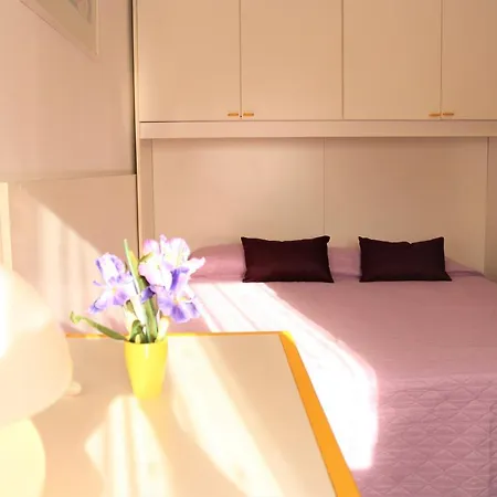 Bright Sea Front With Balcony アパート ビビオーネ