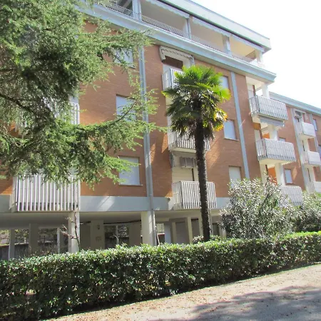 Bright Sea Front With Balcony *
