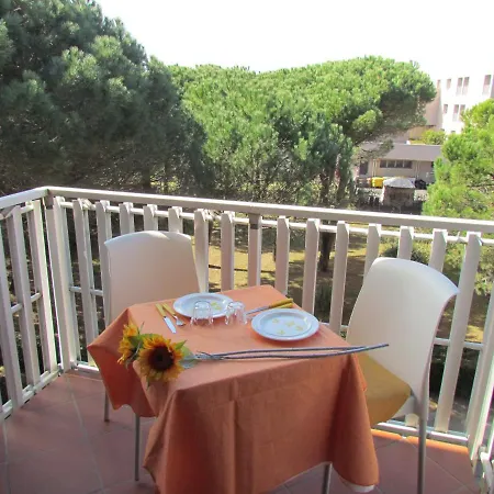 Bright Sea Front With Balcony Apartment *